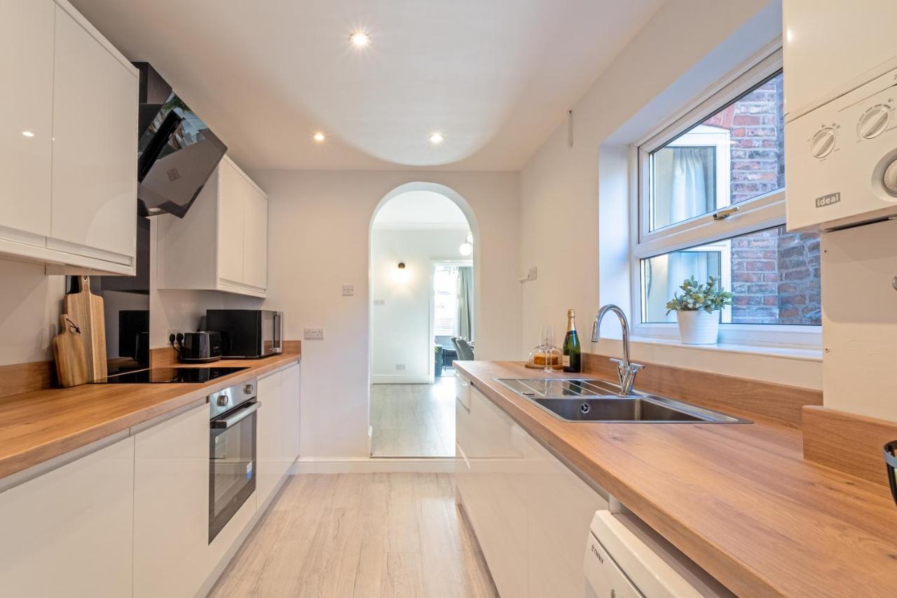 Southview Stays - Three Bedroom House Chester Bagian luar foto