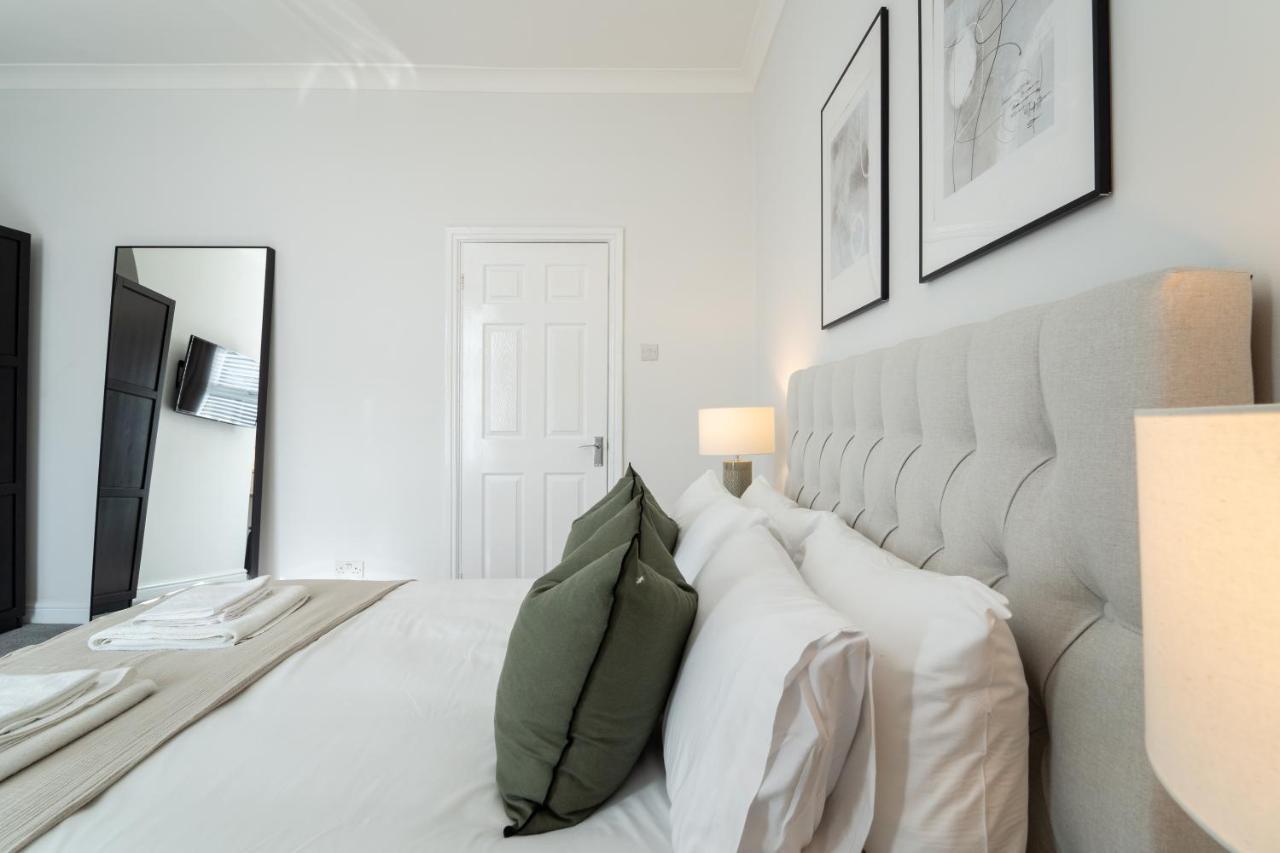 Southview Stays - Three Bedroom House Chester Bagian luar foto
