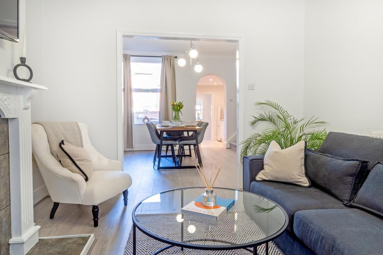 Southview Stays - Three Bedroom House Chester Bagian luar foto