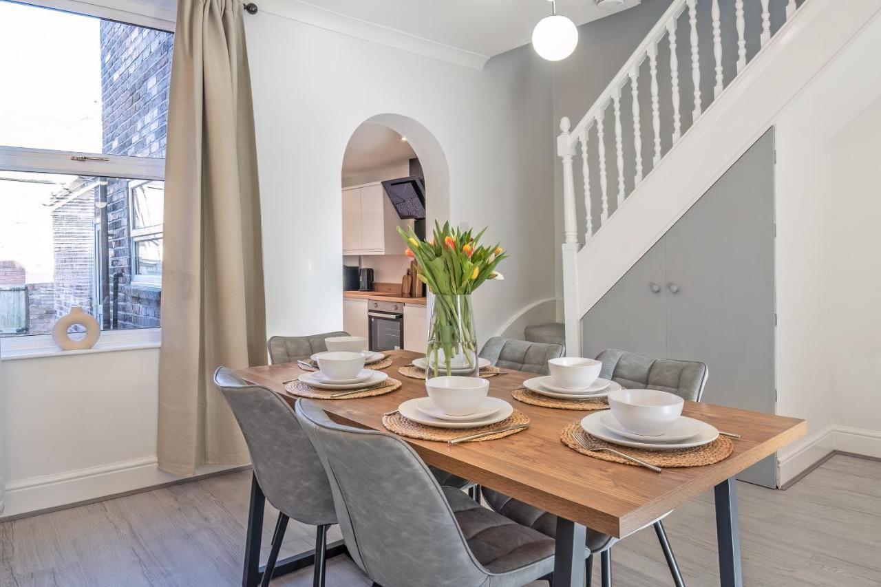Southview Stays - Three Bedroom House Chester Bagian luar foto