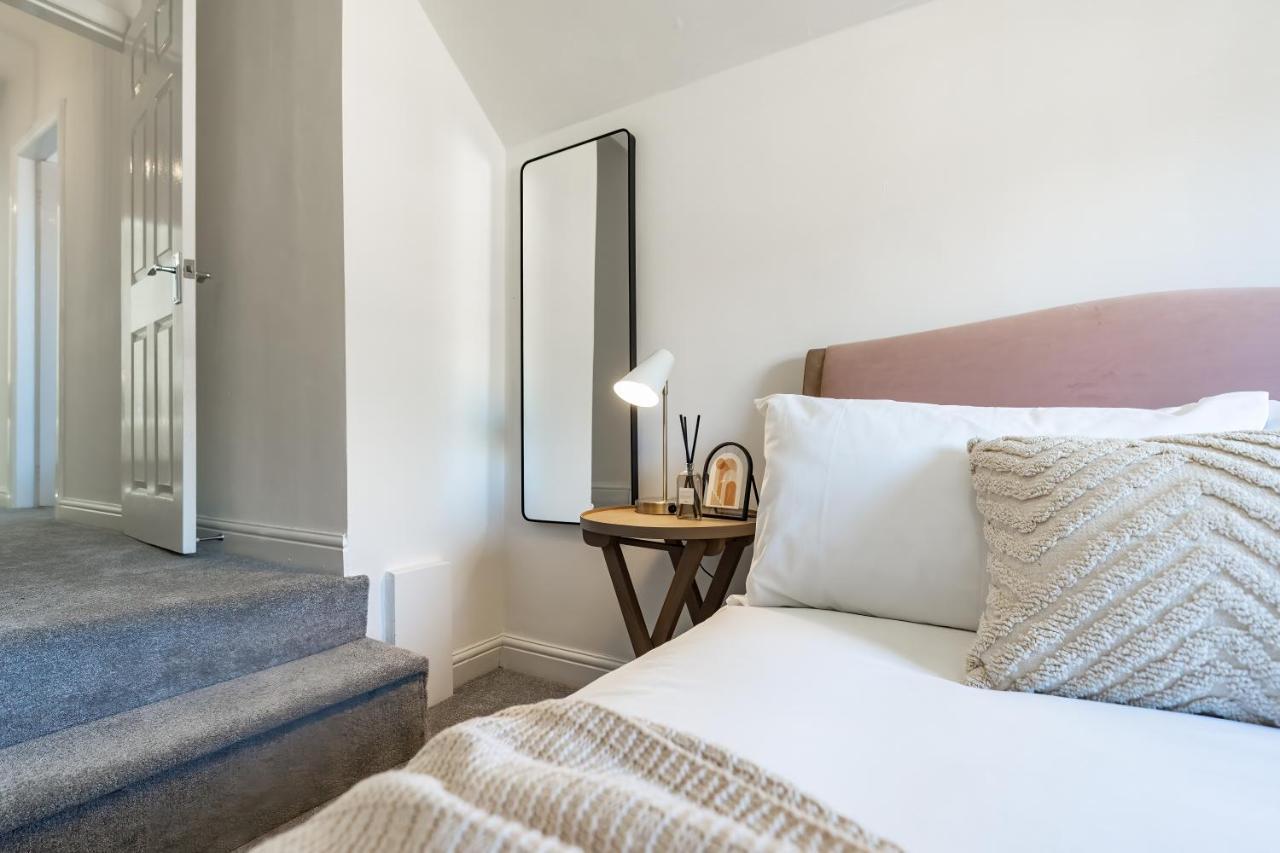 Southview Stays - Three Bedroom House Chester Bagian luar foto