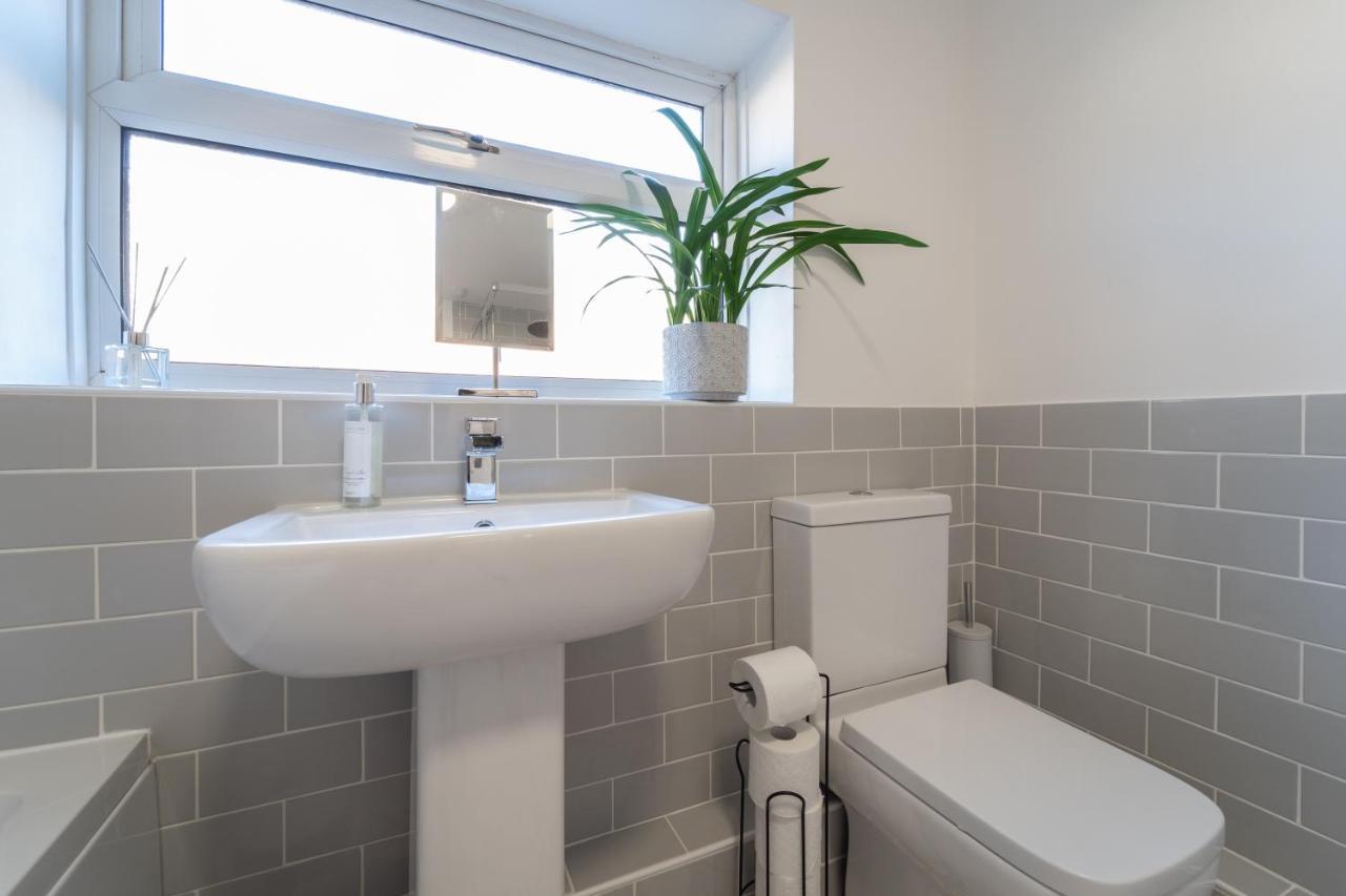 Southview Stays - Three Bedroom House Chester Bagian luar foto